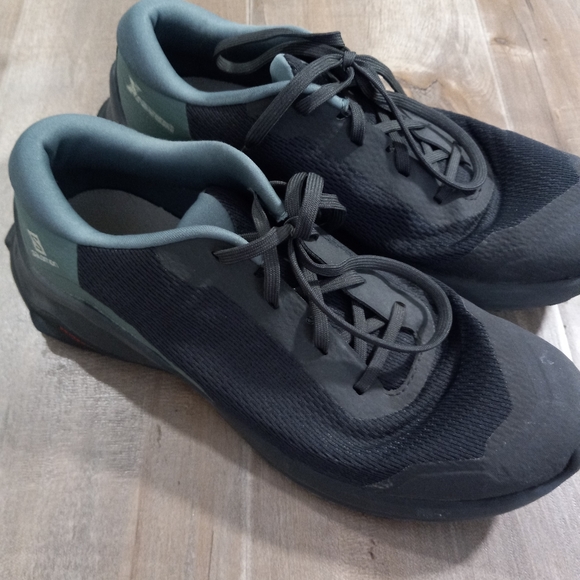 Hiking Shoes - Picture 3 of 5